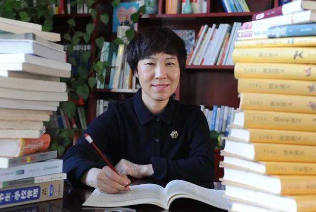 <a href='http://www.tjonlinelistings.com/tags/第二完全學(xué)校/' target='_blank'><u>南陽(yáng)市第二完全學(xué)校</u></a>校長(zhǎng)趙環(huán)平